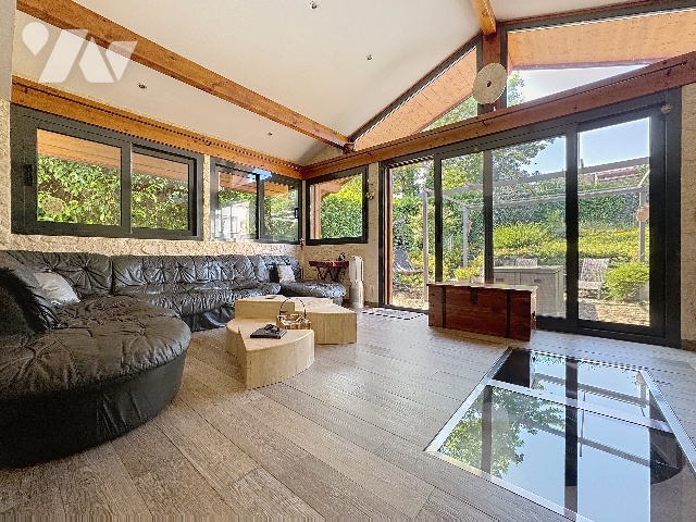 Vente - Maison / villa - VERSONNEX - 229,93 m² - 8 pièces - 01085-VER1