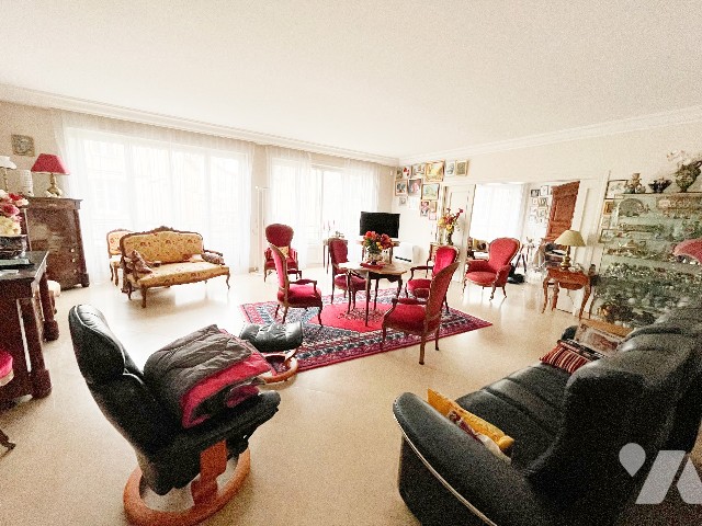 Appartement 5 pièces 175 m² · à Bourg-en-Bresse · 175 m² · 295 000 €