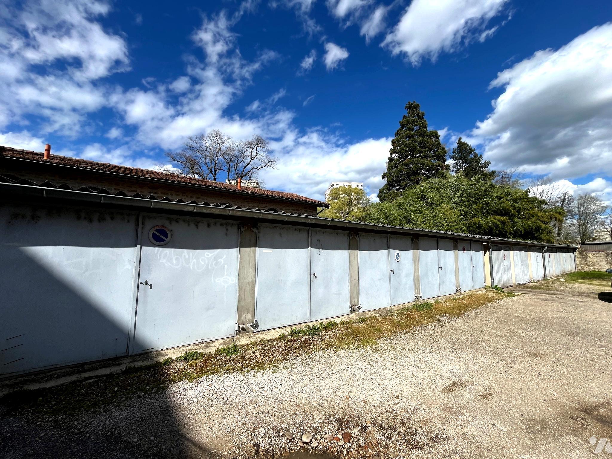 Parking 22 m² · à Bourg-en-Bresse · 22 m² · 144 000 €