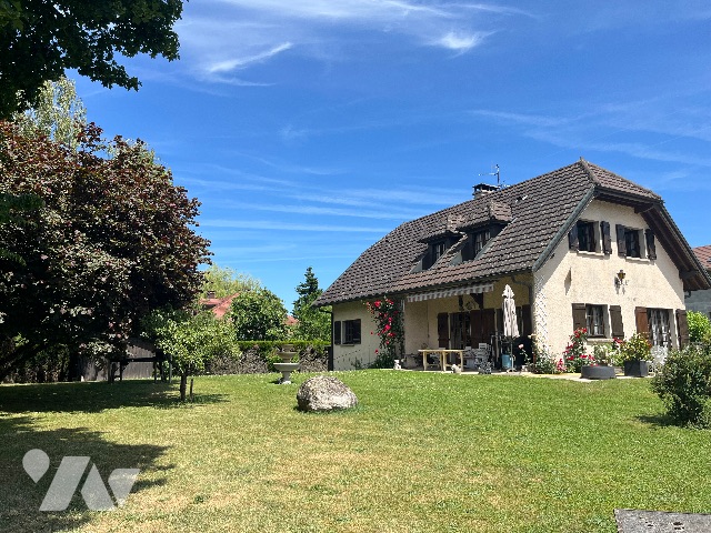 Maison 5 pièces 144 m² · à Divonne-les-Bains · 143,9 m² · 575 000 €
