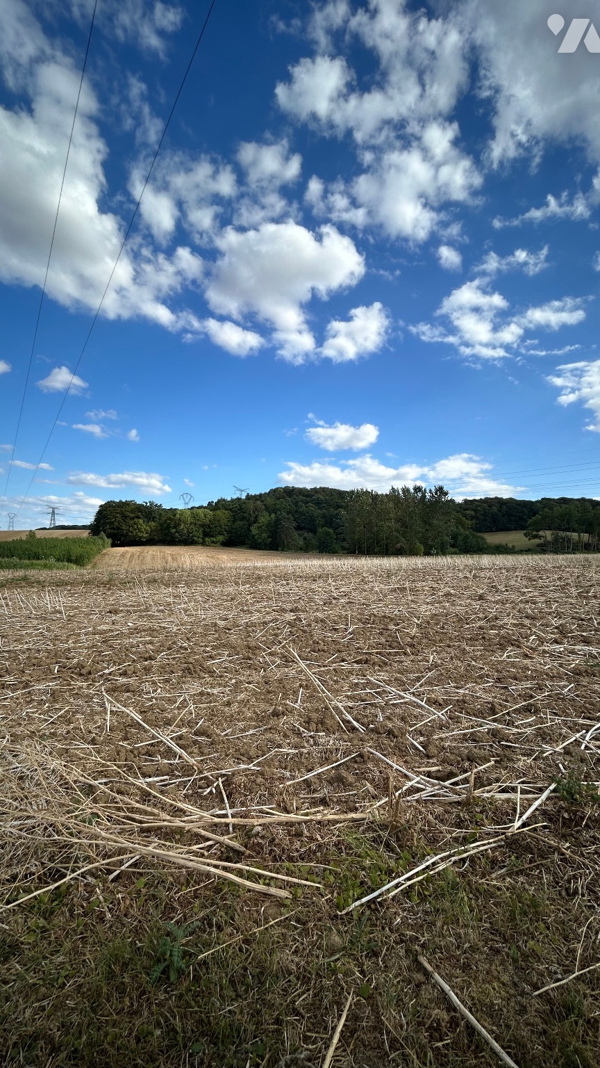 Terrain 6025 m² · à Ugny-le-Gay · 6 025 m² · 40 000 €