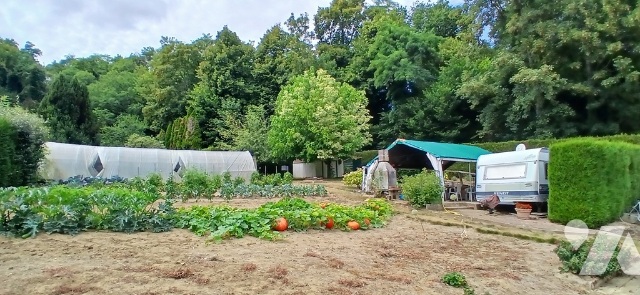 Terrain 2333 m² · à Crécy-au-Mont · 2 333 m² · 28 100 €