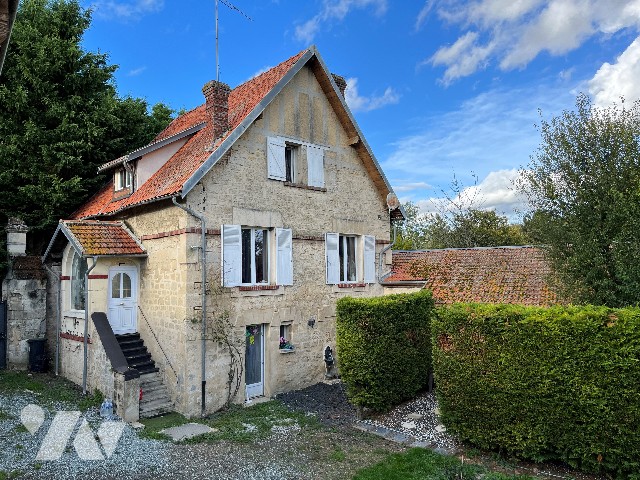 Maison 9 pièces 205 m² · à Vassens · 205 m² · 350 000 €