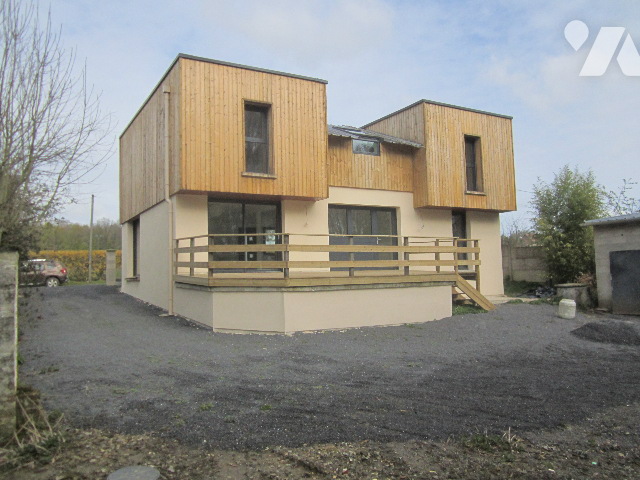 Maison 8 pièces 153 m² · à Résigny · 153 m² · 200 000 €
