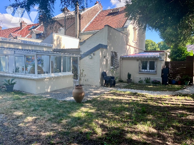 Maison 8 pièces 140 m² · à Saint-Quentin · 140 m² · 207 000 €
