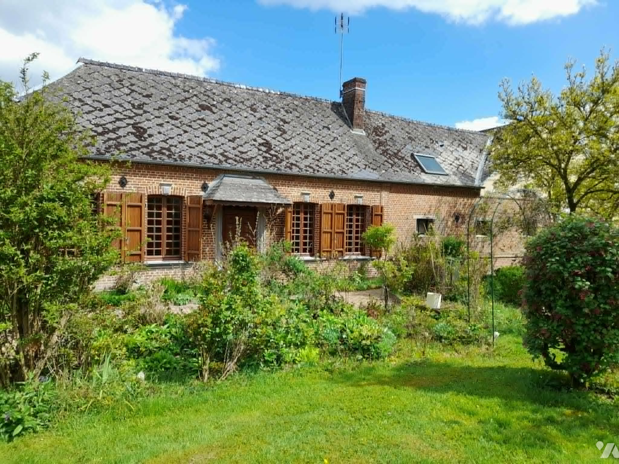Maison 10 pièces 294 m² · à Clairfontaine · 293,9 m² · 240 000 €