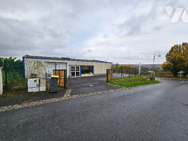Local d'activités 239m² — Dormans