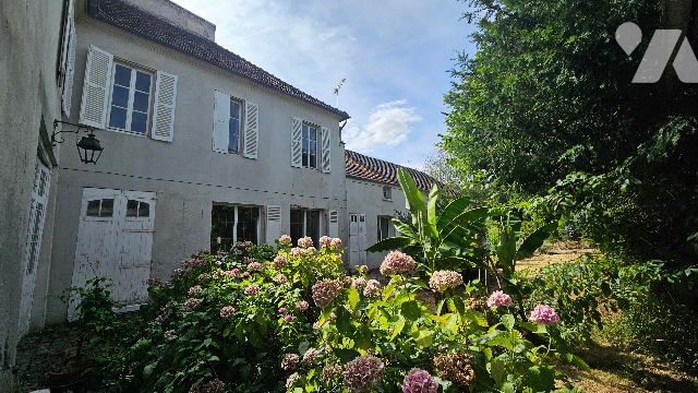 Maison 9 pièces 276 m² · à Charly-sur-Marne · 276 m² · 210 000 €
