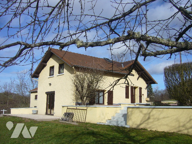 Maison 6 pièces 108 m² · à Saint-Pierre-Laval · 108 m² · 146 000 €