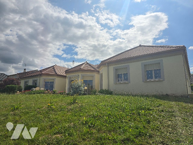 Vente - Maison / villa - BELLERIVE SUR ALLIER - 220 m² - 9 pièces - 1011BR