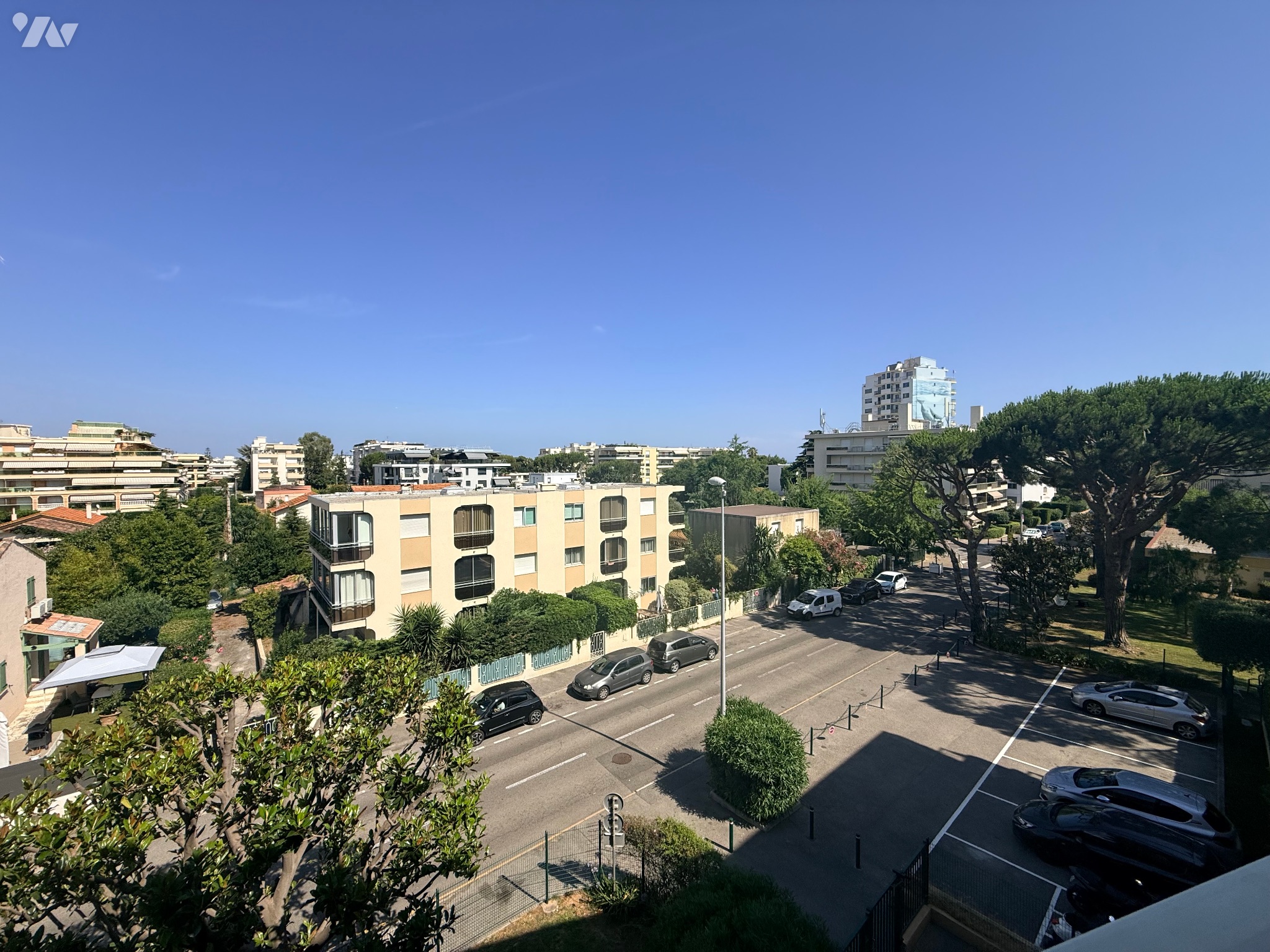 Appartement 1 pièce 26 m² · à Saint-Laurent-du-Var · 26,1 m² · 196 000 €