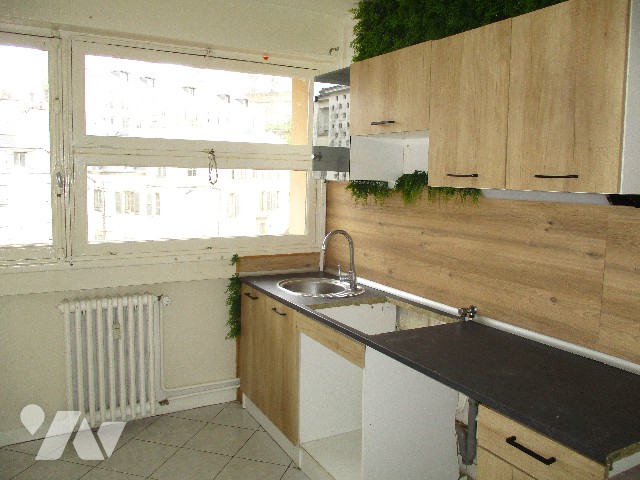 Appartement 5 pièces 89 m² · à Sedan · 88,8 m² · 60 000 €