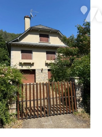 Maison 5 pièces 140 m² · à Estaing · 140 m² · 130 000 €