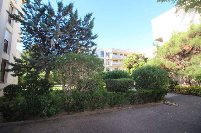 Appartement 5 pièces 102 m² · à Marseille 8e Arrondissement · 102 m² · 365 000 €