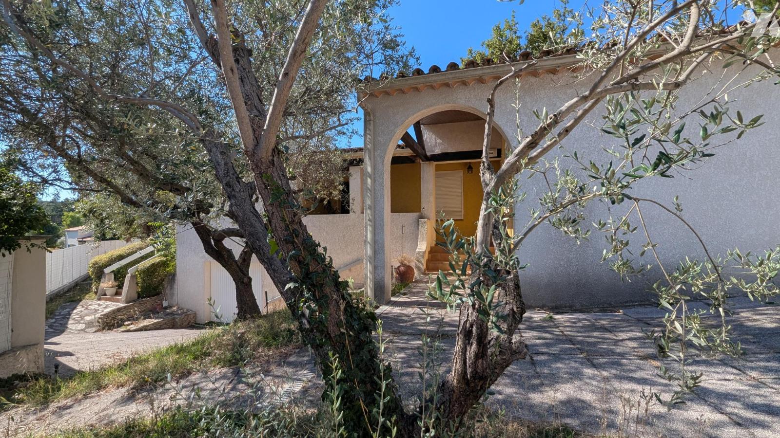 Maison 4 pièces 138 m² · à Marseille 11e Arrondissement · 138 m² · 560 000 €