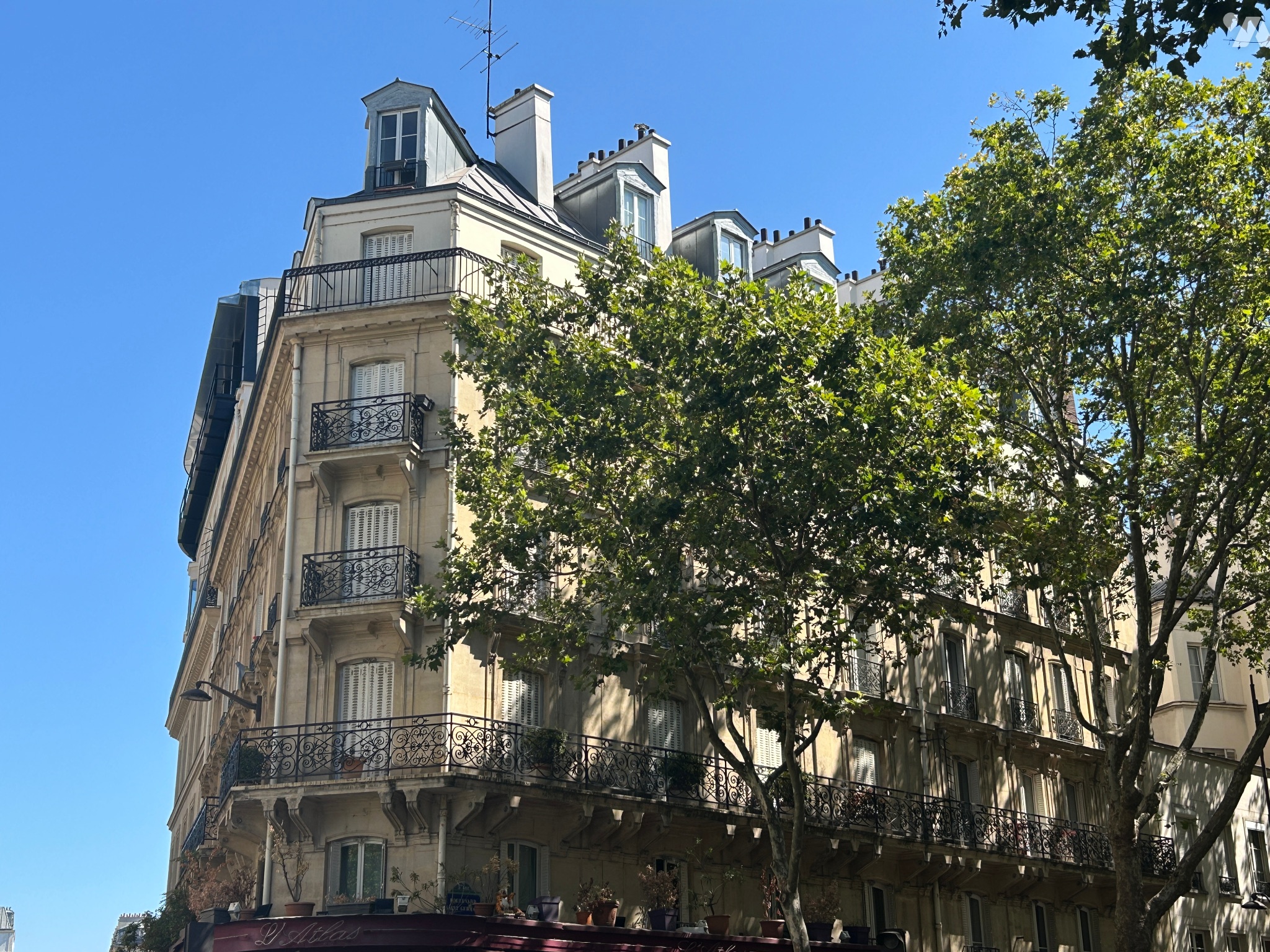 Appartement 3 pièces 74 m² · à Paris 5e Arrondissement · 73,7 m² · 566 666 €