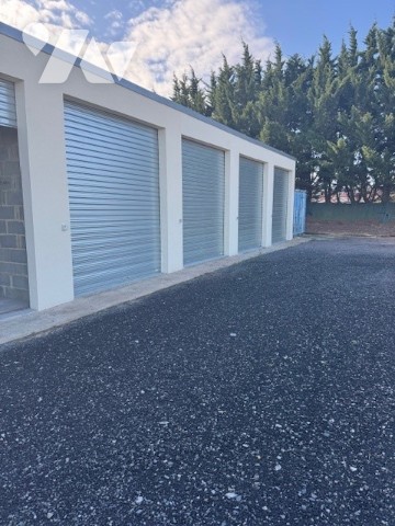 Parking 35 m² · à Argences · 35 m² · 240 €/mois