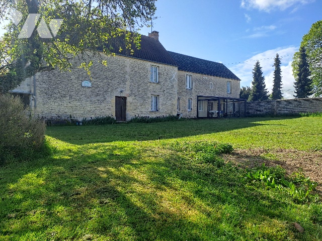 Maison 10 pièces 168 m² · à Mézidon Vallée d'Auge · 167,8 m² · 165 000 €
