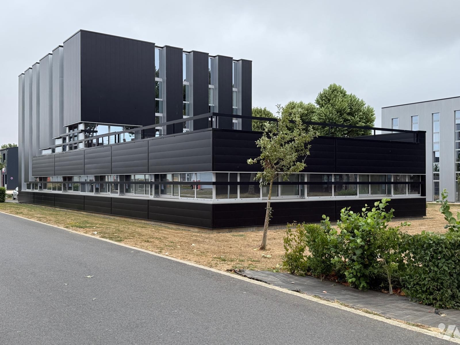 Lac 206 m² Bretteville-sur-Odon · 206 m² · 20 600 €/mois