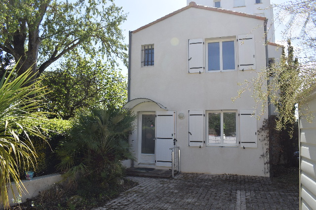 Sale - House/Villa - ST GEORGES DE DIDONNE - 134 m² - 6 rooms - DEM