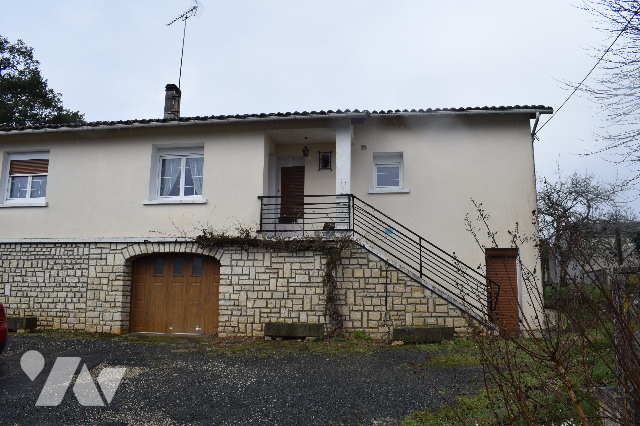 Maison 5 pièces 120 m² · à Ruffec · 120 m² · 165 000 €