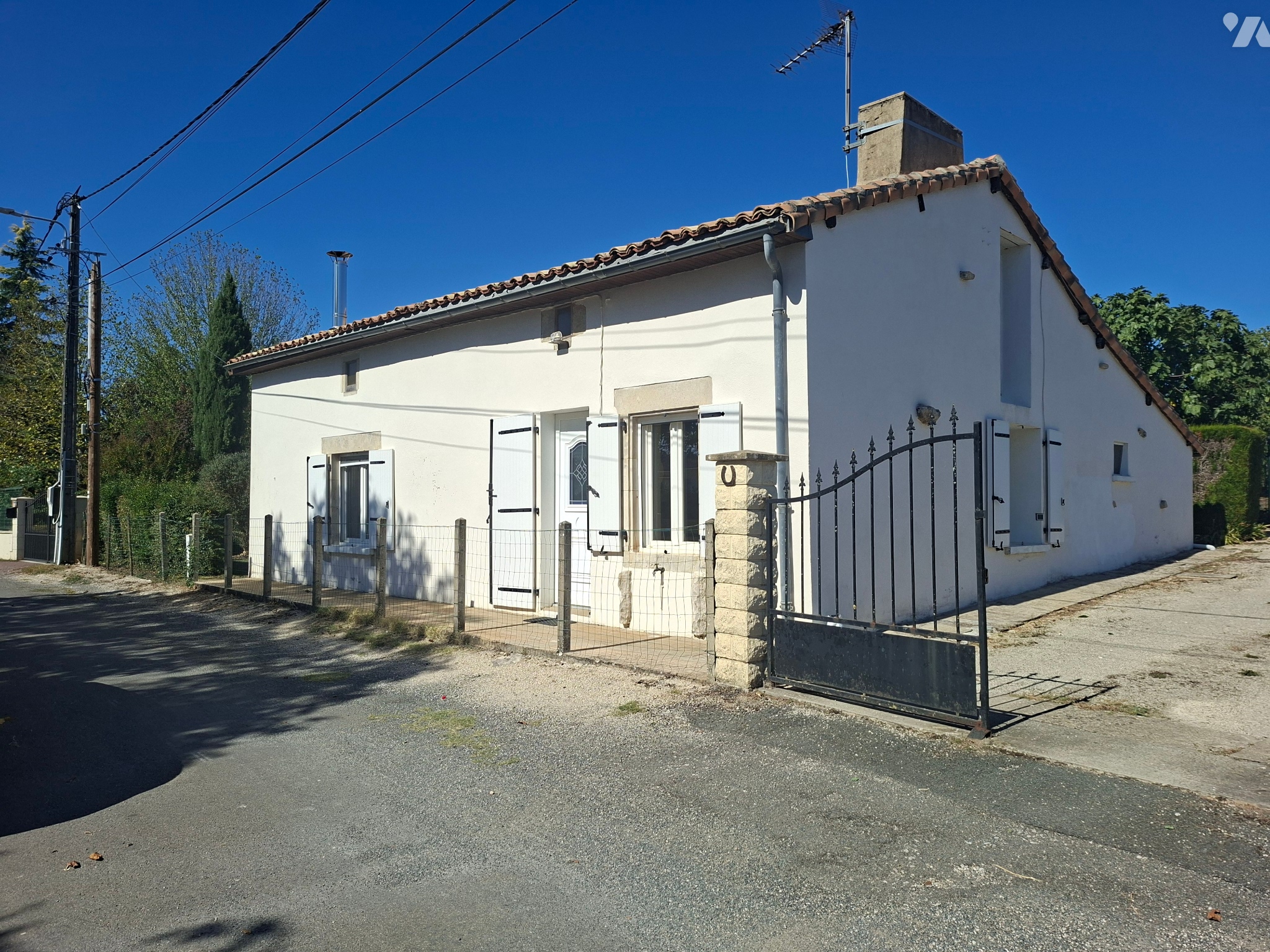 Maison 3 pièces 81 m² · aux Adjots · 81 m² · 105 000 €