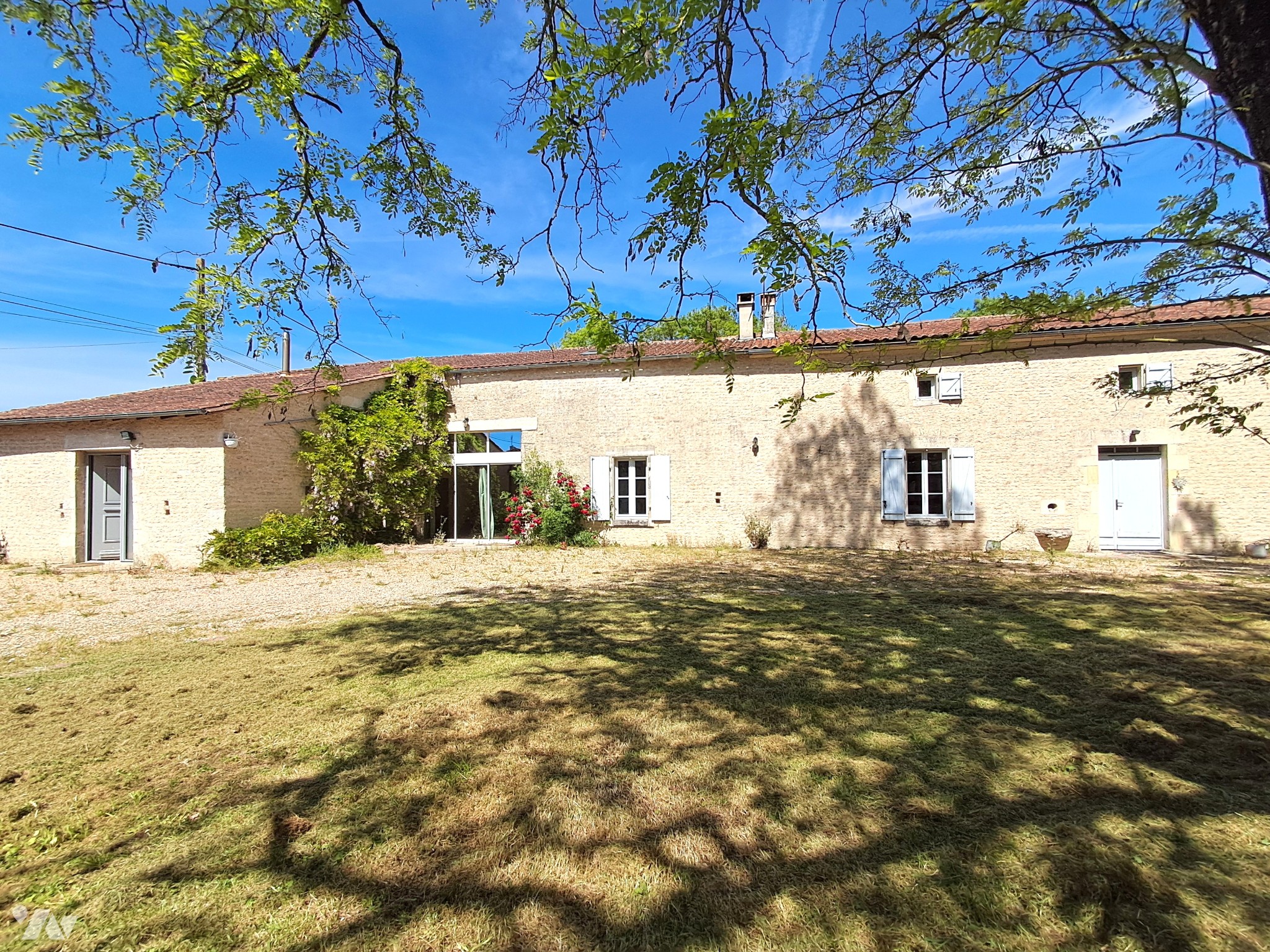 Maison 374m² — Verdille