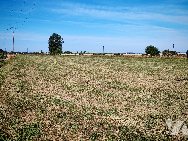 Terrain 810 m² · à Échenon · 810 m² · 36 000 €