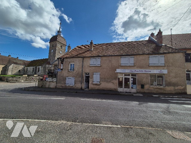 Immeuble 355m² — Mantoche