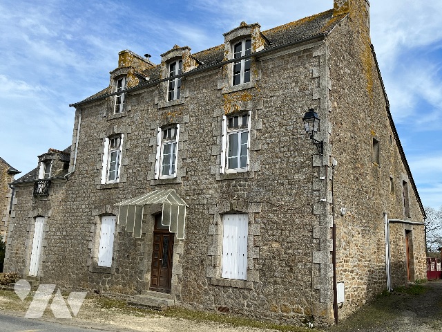 Maison 8 pièces 168 m² · à Calorguen · 168 m² · 230 000 €