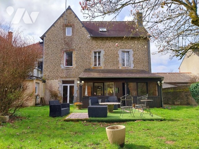 Maison 9 pièces 160 m² · à Rostrenen · 160 m² · 260 000 €
