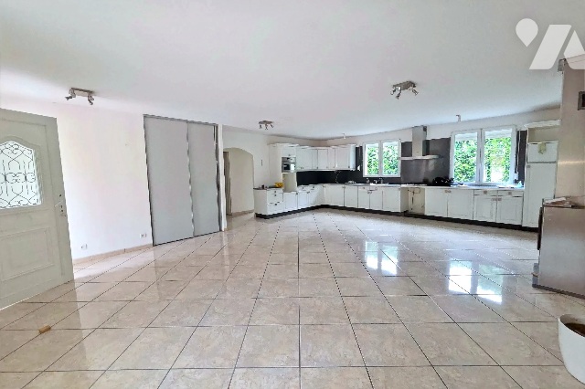 Maison 6 pièces 124 m² · à Sainte-Feyre · 124,4 m² · 120 000 €