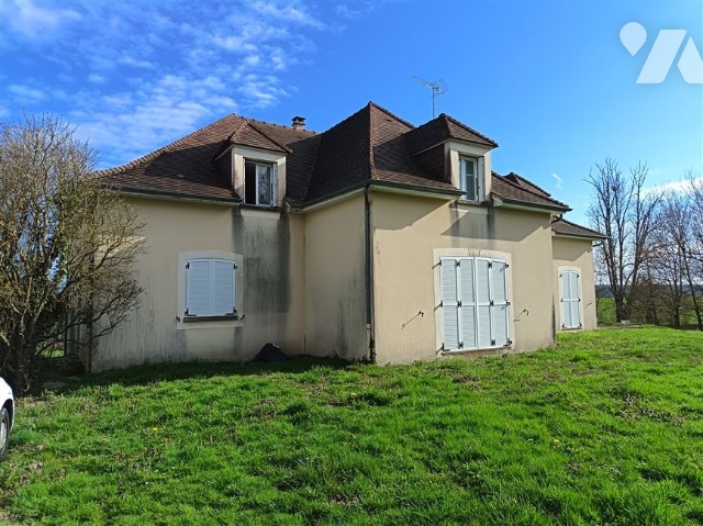 Maison 5 pièces 281 m² · à Ahun · 281 m² · 100 000 €