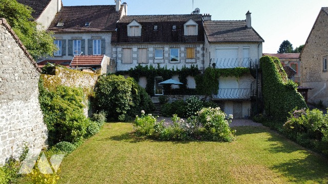 MAI 273m²
