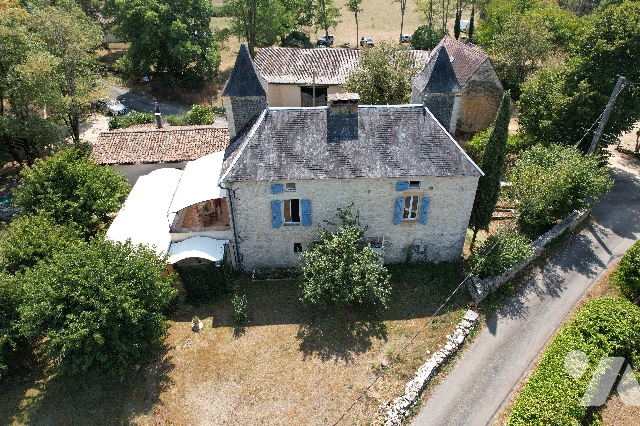 Maison 19 pièces 425 m² · à Léobard · 425 m² · 748 800 €