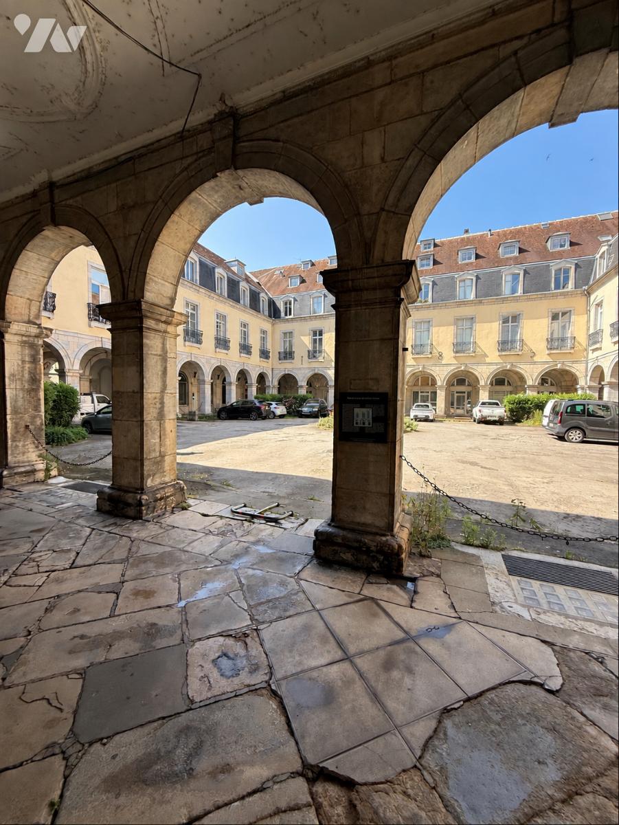 Appartement 4 pièces 78 m² · à Besançon · 78,4 m² · 180 000 €