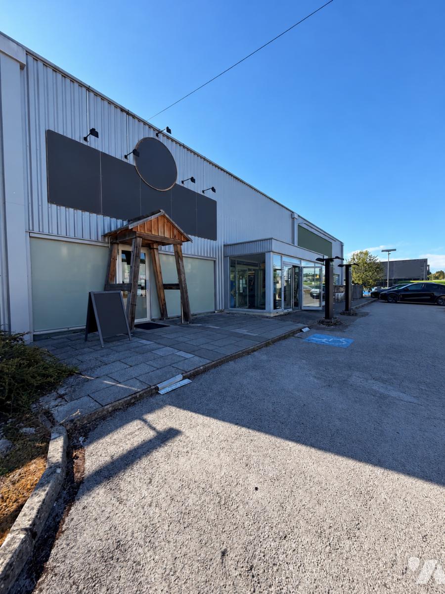 Lac 975 m² Châtillon-le-Duc · 975 m² · 1 334 000 €