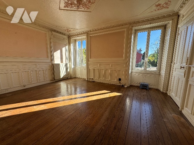 Appartement 5 pièces 129 m² · à Montbéliard · 128,9 m² · 98 000 €