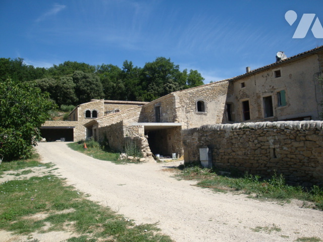 Appartement 11 pièces 800 m² · à Grillon · 800 m² · 700 000 €