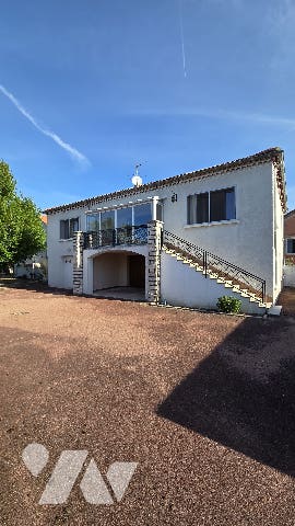 Maison 9 pièces 202 m² · à Pierrelatte · 201,5 m² · 235 000 €