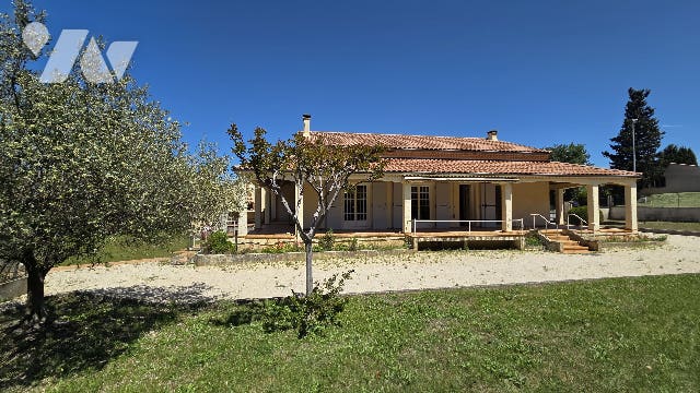 Maison 4 pièces 100 m² · à Saint-Paul-Trois-Châteaux · 99,5 m² · 280 000 €