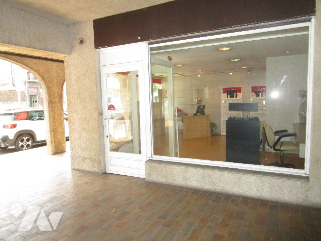 Sale - Business premises - LIVRON SUR DROME - M 380
