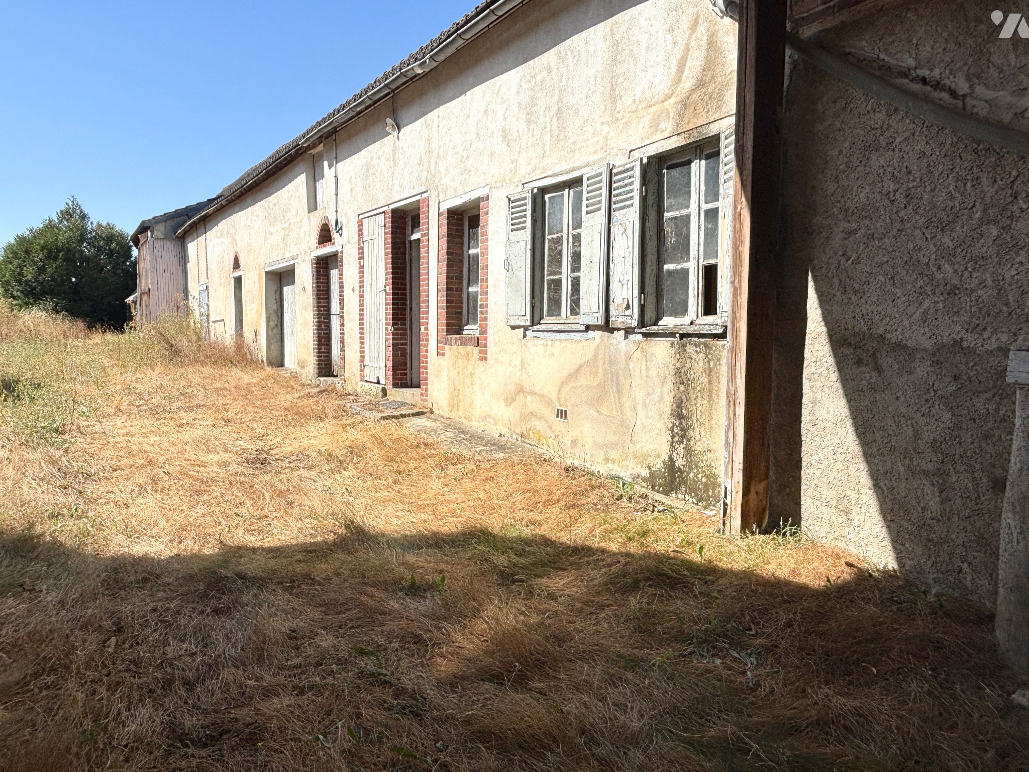 Immeuble 7 pièces 250 m² · à Mainvilliers · 250 m² · 258 000 €