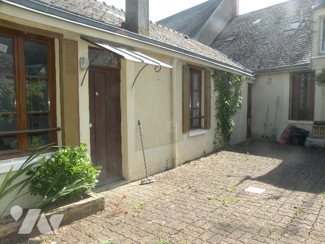 Maison 5 pièces 147 m² · à Marboué · 147 m² · 85 000 €