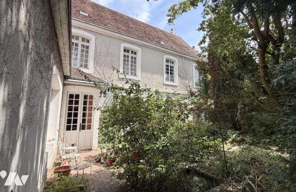 Maison 11 pièces 255 m² · à Châteaudun · 255 m² · 420 000 €