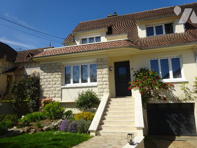 Maison 6 pièces 137 m² · à Nogent-le-Rotrou · 137 m² · 305 500 €