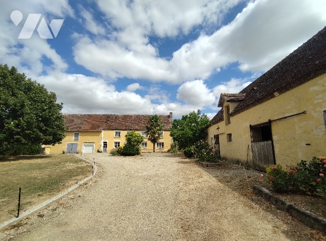 Maison 7 pièces 196 m² · à La Chapelle-Souëf · 196 m² · 300 000 €