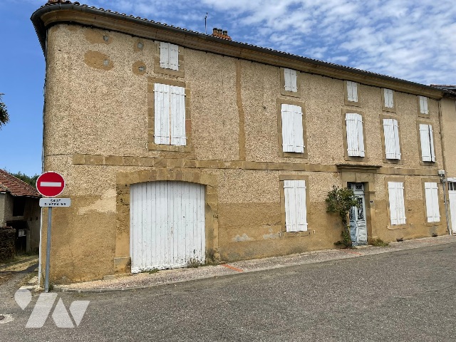 Maison 11 pièces 230 m² · à Miélan · 230 m² · 98 000 €