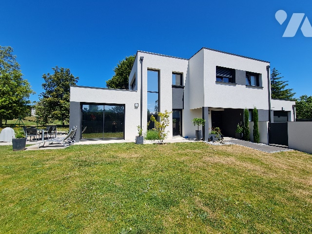 Maison 6 pièces 142 m² · à Pleumeleuc · 142 m² · 500 000 €