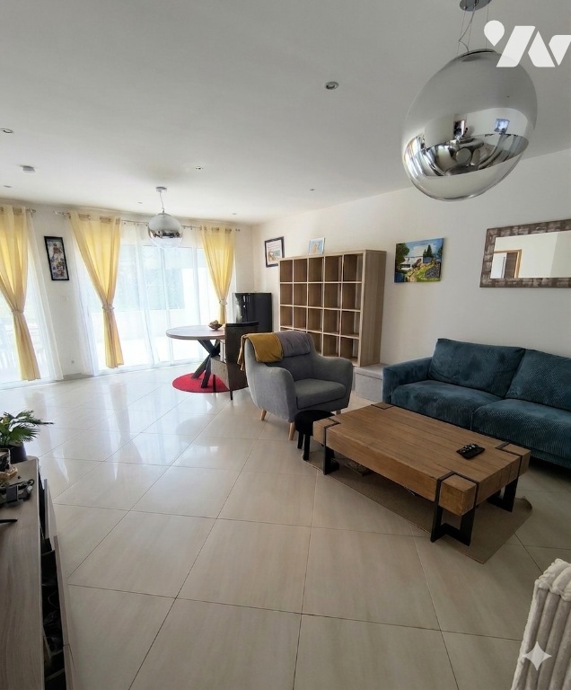 Maison 6 pièces 153 m² · à Bourgbarré · 153 m² · 325 000 €